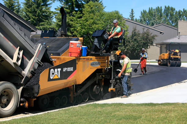 Best Driveway Paving Company  in Oakfield, WI